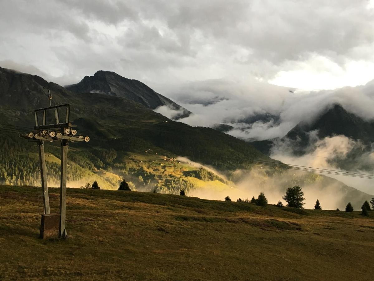 Rosswald Restaurant Fleschbodenホステル エクステリア 写真