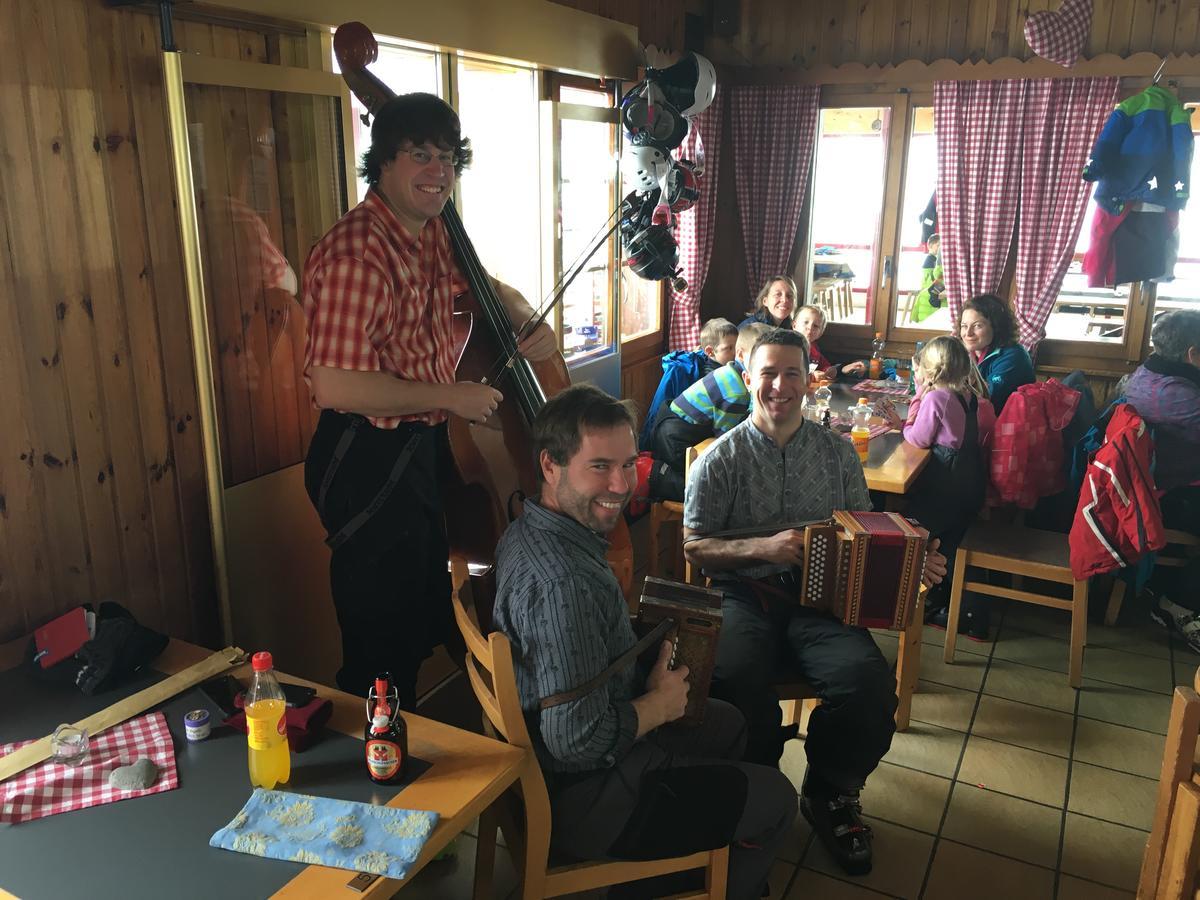 Rosswald Restaurant Fleschbodenホステル エクステリア 写真